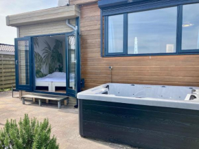 Ferienhaus Aurora mit Meerblick und Whirlpool